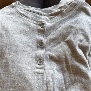 Duluth Trading Co Heather Gray Knit Shirt
